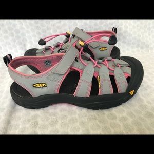Keen grey/pink sandal 7.5 or 8
